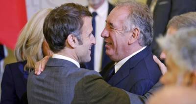 Ο Μακρόν υποδέχεται στο Ελιζέ τον Μπαϊρού -Σε λίγη ώρα ανακοινώνει τον νέο πρωθυπουργό