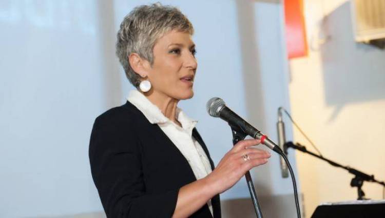 &Pi;&alpha;&rho;έ&mu;&beta;&alpha;&sigma;&eta; &Kappa;&upsilon;&rho;ί&tau;&sigma;&eta; &sigma;&tau;&eta; &Delta;&iota;&eta;&mu;&epsilon;&rho;ί&delta;&alpha; &gamma;&iota;&alpha; &tau;&omicron; &alpha;&kappa;&tau;&omicron;&pi;&lambda;&omicron;ϊ&kappa;ό: &laquo;&Sigma;&tau;ό&chi;&omicron;&sigmaf; &eta; &epsilon;&theta;&nu;&iota;&kappa;ή &alpha;&kappa;&tau;&omicron;&pi;&lambda;&omicron;ϊ&kappa;ή &pi;&omicron;&lambda;&iota;&tau;&iota;&kappa;ή &mu;&epsilon; &epsilon;&pi;ί&kappa;&epsilon;&nu;&tau;&rho;&omicron; &tau;&omicron;&nu; ά&nu;&theta;&rho;&omega;&pi;&omicron;&raquo;