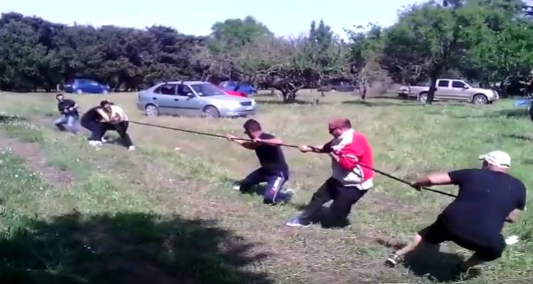 Λήμνος: Έκαναν Πρωτομαγιά εμπνευσμένη από το... Survivor! (photos + video)