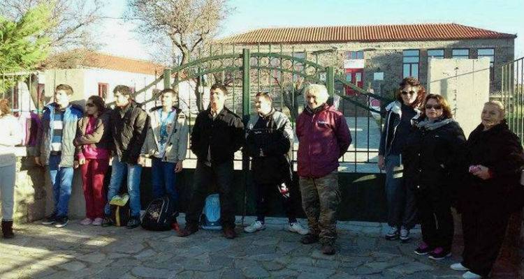 &Delta;&epsilon;&nu; &chi;&tau;ύ&pi;&eta;&sigma;&epsilon; &tau;&omicron; &kappa;&omicron;&upsilon;&delta;&omicron;ύ&nu;&iota; &sigma;&tau;&omicron; &Epsilon;&iota;&delta;&iota;&kappa;ό &Sigma;&chi;&omicron;&lambda;&epsilon;ί&omicron; &Rho;&epsilon;&pi;&alpha;&nu;&iota;&delta;ί&omicron;&upsilon; ό&pi;&omega;&sigmaf; &sigma;&epsilon; ό&lambda;&alpha; &tau;&alpha; ά&lambda;&lambda;&alpha; &sigma;&chi;&omicron;&lambda;&epsilon;ί&alpha; &tau;&eta;&sigmaf; &Pi;&epsilon;&rho;&iota;&phi;έ&rho;&epsilon;&iota;&alpha;&sigmaf;