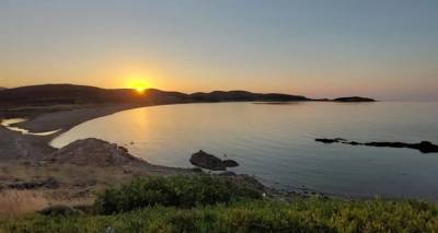 &Lambda;ή&mu;&nu;&omicron;&sigmaf;: Έ&nu;&alpha; &alpha;&pi;&omicron;&lambda;&alpha;&upsilon;&sigma;&tau;&iota;&kappa;ό &gamma;&alpha;&sigma;&tau;&rho;&omicron;&nu;&omicron;&mu;&iota;&kappa;ό &tau;&alpha;&xi;ί&delta;&iota;