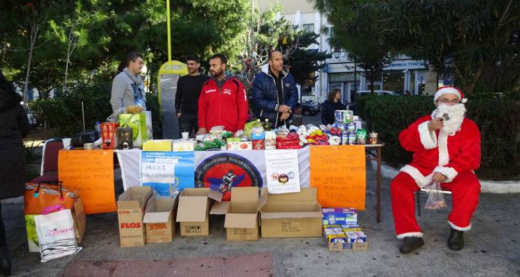 &Sigma;&upsilon;&nu;&epsilon;&chi;ί&zeta;&epsilon;&tau;&alpha;&iota; &omicron; 2&omicron;&sigmaf; &Mu;&alpha;&rho;&alpha;&theta;ώ&nu;&iota;&omicron;&sigmaf; &Pi;&rho;&omicron;&sigma;&phi;&omicron;&rho;ά&sigmaf; &kappa;&alpha;&iota; &Alpha;&lambda;&lambda;&eta;&lambda;&epsilon;&gamma;&gamma;ύ&eta;&sigmaf; &sigma;&tau;&eta; &Lambda;ή&mu;&nu;&omicron; (photos)