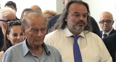 &Pi;έ&theta;&alpha;&nu;&epsilon; &omicron; &Pi;&alpha;&nu;&alpha;&gamma;&iota;ώ&tau;&eta;&sigmaf; &Eta;&lambda;&iota;ό&pi;&omicron;&upsilon;&lambda;&omicron;&sigmaf;, &laquo;&pi;&alpha;&tau;&rho;&iota;ά&rho;&chi;&eta;&sigmaf;&raquo; &tau;&omicron;&upsilon; &omicron;&mu;ί&lambda;&omicron;&upsilon; Sea Jets