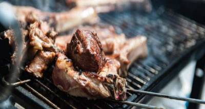 Τσικνοπέμπτη: Ολη η Ελλάδα σε μπάρμπεκιου σήμερα -Τι γιορτάζουμε, γιατί ψήνουμε κρέας στη σχάρα