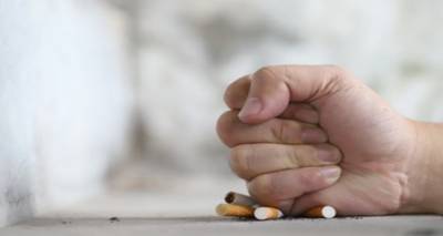 &Tau;&omicron; &kappa;ά&pi;&nu;&iota;&sigma;&mu;&alpha; &epsilon;ί&nu;&alpha;&iota; &hellip;&epsilon;&pi;&iota;&kappa;ί&nu;&delta;&upsilon;&nu;&eta; &epsilon;&xi;ά&rho;&tau;&eta;&sigma;&eta;
