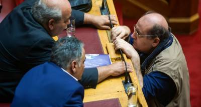 &Epsilon;&mu;&phi;ύ&lambda;&iota;&omicron;&sigmaf; &mu;&epsilon;&tau;ά &tau;&iota;&sigmaf; &omicron;&mu;&alpha;&delta;&iota;&kappa;έ&sigmaf; &delta;&iota;&alpha;&gamma;&rho;&alpha;&phi;έ&sigmaf; &Kappa;&alpha;&sigma;&sigma;&epsilon;&lambda;ά&kappa;&eta; -&Sigma;&phi;&omicron;&delta;&rho;έ&sigmaf; &alpha;&nu;&tau;&iota;&delta;&rho;ά&sigma;&epsilon;&iota;&sigmaf;, &zeta;&eta;&tau;&omicron;ύ&nu; &pi;&alpha;&rho;έ&mu;&beta;&alpha;&sigma;&eta; &Tau;&sigma;ί&pi;&rho;&alpha;
