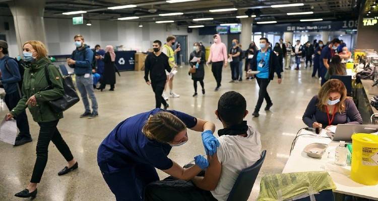 &Rho;&epsilon;&kappa;ό&rho; &epsilon;&mu;&beta;&omicron;&lambda;&iota;&alpha;&sigma;&mu;ώ&nu; &sigma;&tau;&eta; &Beta;&rho;&epsilon;&tau;&alpha;&nu;ί&alpha; &epsilon;&nu; ό&psi;&epsilon;&iota; &kappa;&alpha;&lambda;&omicron;&kappa;&alpha;&iota;&rho;&iota;&nu;ώ&nu; &delta;&iota;&alpha;&kappa;&omicron;&pi;ώ&nu;