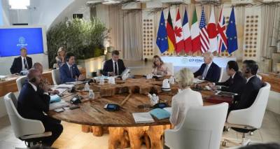&Sigma;&upsilon;&mu;&phi;ώ&nu;&eta;&sigma;&epsilon; &eta; G7 &gamma;&iota;&alpha; &delta;ά&nu;&epsilon;&iota;&omicron;-&mu;&alpha;&mu;&omicron;ύ&theta; 50 &delta;&iota;&sigma;. &sigma;&tau;&eta;&nu; &Omicron;&upsilon;&kappa;&rho;&alpha;&nu;ί&alpha; &mu;έ&sigma;&omega; &laquo;&pi;&alpha;&gamma;&omega;&mu;έ&nu;&omega;&nu;&raquo; &pi;&epsilon;&rho;&iota;&omicron;&upsilon;&sigma;&iota;&alpha;&kappa;ώ&nu; &sigma;&tau;&omicron;&iota;&chi;&epsilon;ί&omega;&nu; &tau;&eta;&sigmaf; &Rho;&omega;&sigma;ί&alpha;&sigmaf;
