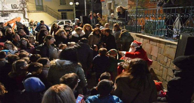 &Sigma;&epsilon; &Chi;&rho;&iota;&sigma;&tau;&omicron;&upsilon;&gamma;&epsilon;&nu;&nu;&iota;ά&tau;&iota;&kappa;&omicron;&upsilon;&sigmaf; &rho;&upsilon;&theta;&mu;&omicron;ύ&sigmaf; &tau;&omicron; &Kappa;&omicron;&nu;&tau;&omicron;&pi;&omicron;ύ&lambda;&iota;  &alpha;&pi;ό &tau;&omicron;&nu; &Alpha;.&Omicron;. &laquo;&Eta;&phi;&alpha;&iota;&sigma;&tau;ί&alpha;&raquo; (photos)