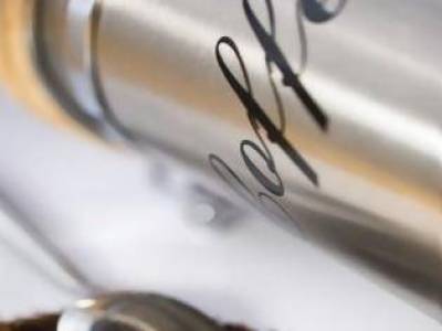 Οι Έλληνες προτιμούν να... πίνουν καφέ στην κρίση