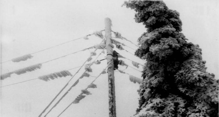 Αποκαθίστανται τα προβλήματα ηλεκτροδότησης που προκάλεσε ο χιονιάς στη Λήμνο