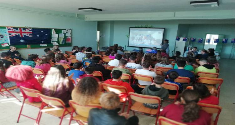 Γυμνάσιο Μούδρου: Τα παιδιά μπορούν να κτίζουν γέφυρες... (photos)