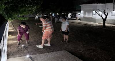&Sigma;&tau;&eta;&nu; &tau;&epsilon;&lambda;&iota;&kappa;ή &tau;&eta;&sigmaf; &epsilon;&upsilon;&theta;&epsilon;ί&alpha; &eta; έ&kappa;&theta;&epsilon;&sigma;&eta; &phi;&omega;&tau;&omicron;&gamma;&rho;&alpha;&phi;ί&alpha;&sigmaf; &laquo;&Eta; &Sigma;&upsilon;&nu;έ&chi;&epsilon;&iota;&alpha; &mu;&iota;&alpha;&sigmaf; &Sigma;&upsilon;&nu;&epsilon;ί&delta;&eta;&sigma;&eta;&sigmaf;&raquo; &sigma;&tau;&eta; &Nu;έ&alpha; &Kappa;&omicron;ύ&tau;&alpha;&lambda;&eta;