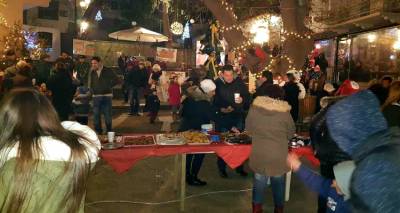 Η μαγεία των Χριστουγέννων στην πλατεία του Κάσπακα (photos)