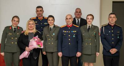 &Eta; 88 &Sigma;&Delta;&Iota; &beta;&rho;ά&beta;&epsilon;&upsilon;&sigma;&epsilon; &tau;&eta;&nu; &Iota;&omicron;&upsilon;&lambda;ί&alpha; &Lambda;&upsilon;&gamma;&delta;ά | &Kappa;&alpha;&iota; &tau;&omicron; &pi;&rho;&omicron;&sigma;&omega;&pi;&iota;&kappa;ό &sigma;&chi;ό&lambda;&iota;&omicron; &mu;&epsilon; &alpha;&iota;&chi;&mu;έ&sigmaf; &pi;&omicron;&upsilon; &alpha;&kappa;&omicron;&lambda;&omicron;ύ&theta;&eta;&sigma;&epsilon;