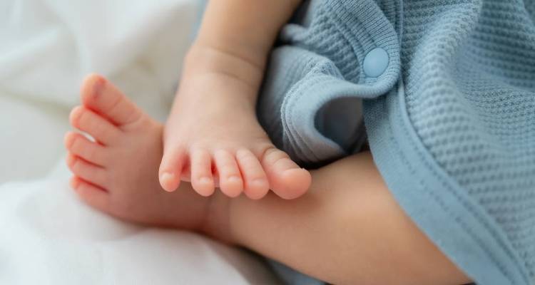 Μωρό έχασε ομιλία, όραση και κίνηση των ποδιών αφού οι γονείς του το έβαλαν σε σάουνα