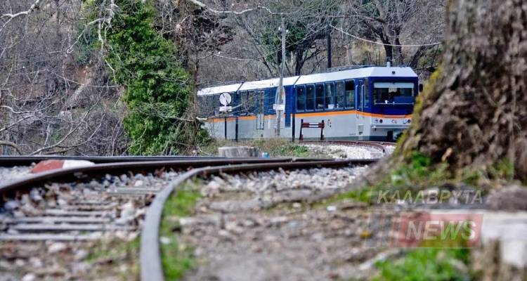 Οδοντωτός: Η περιπέτεια των εκδρομέων που εγκλωβίστηκαν μέσα στο χαλασμένο τρενάκι και έστελναν «112»