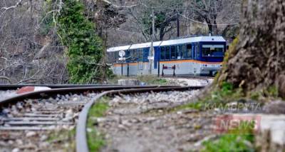 Οδοντωτός: Η περιπέτεια των εκδρομέων που εγκλωβίστηκαν μέσα στο χαλασμένο τρενάκι και έστελναν «112»