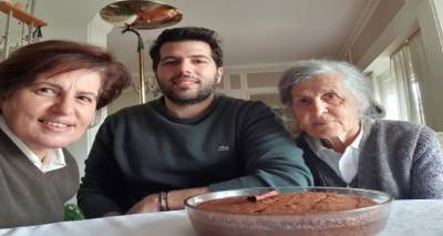 &Omicron;&iota; &epsilon;&upsilon;&chi;έ&sigmaf; &tau;&eta;&sigmaf; &Chi;&rho;. &Kappa;&alpha;&lambda;&omicron;&gamma;ή&rho;&omicron;&upsilon; &sigma;&tau;&eta; &mu;&eta;&tau;έ&rho;&alpha; &tau;&eta;&sigmaf;
