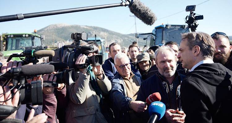 &Delta;έ&sigma;&mu;&epsilon;&upsilon;&sigma;&eta; &Mu;&eta;&tau;&sigma;&omicron;&tau;ά&kappa;&eta; &sigma;&tau;&omicron;&upsilon;&sigmaf; &alpha;&gamma;&rho;ό&tau;&epsilon;&sigmaf; &gamma;&iota;&alpha; &delta;ύ&omicron; &pi;&alpha;&rho;&epsilon;&mu;&beta;ά&sigma;&epsilon;&iota;&sigmaf; -&Pi;&alpha;ί&rho;&nu;&epsilon;&iota; &pi;ά&nu;&omega; &tau;&omicron;&upsilon; &tau;&omicron;&nu; &delta;&iota;ά&lambda;&omicron;&gamma;&omicron;, &kappa;&iota;&nu;ή&sigma;&epsilon;&iota;&sigmaf; &kappa;&alpha;&tau;&epsilon;&upsilon;&nu;&alpha;&sigma;&mu;&omicron;ύ &kappa;&alpha;&iota; &alpha;&pi;ό &Epsilon;&Epsilon;