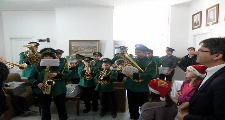 Τα..."έψαλαν" στο Δήμαρχο Λήμνου (photos)