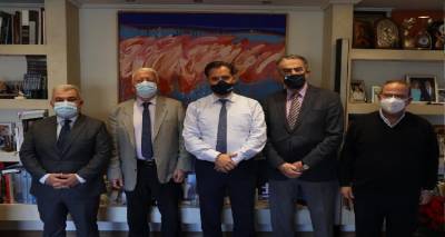 &Sigma;&upsilon;&nu;&alpha;&nu;&tau;ή&theta;&eta;&kappa;&epsilon; &tau;&omicron; &pi;&rho;&omicron;&epsilon;&delta;&rho;&epsilon;ί&omicron; &tau;&omicron;&upsilon; &Epsilon;&pi;&iota;&mu;&epsilon;&lambda;&eta;&tau;&eta;&rho;ί&omicron;&upsilon; &Lambda;έ&sigma;&beta;&omicron;&upsilon; &mu;&epsilon; &tau;&omicron;&nu; Ά&delta;&omega;&nu;&iota; &Gamma;&epsilon;&omega;&rho;&gamma;&iota;ά&delta;&eta;