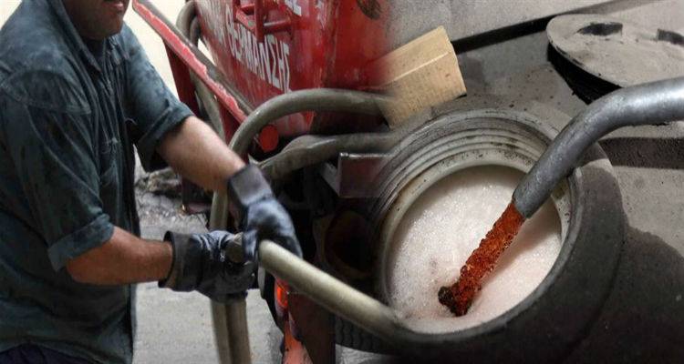 &laquo;&Pi;&alpha;&gamma;&omega;&mu;έ&nu;&eta;&raquo; &eta; &alpha;&gamma;&omicron;&rho;ά &pi;&epsilon;&tau;&rho;&epsilon;&lambda;&alpha;ί&omicron;&upsilon; &theta;έ&rho;&mu;&alpha;&nu;&sigma;&eta;&sigmaf; &sigma;&tau;&eta; &Lambda;ή&mu;&nu;&omicron;