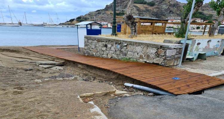 &laquo;&Iota;&sigma;&chi;&upsilon;&rho;ή &Lambda;ή&mu;&nu;&omicron;&sigmaf;&raquo;: &Sigma;&phi;&omicron;&delta;&rho;ή &kappa;&rho;&iota;&tau;&iota;&kappa;ή &sigma;&tau;&eta; &Delta;&eta;&mu;&omicron;&tau;&iota;&kappa;ή &Alpha;&rho;&chi;ή &gamma;&iota;&alpha; &laquo;&psi;&epsilon;&upsilon;&delta;&epsilon;&pi;ί&gamma;&rho;&alpha;&phi;&eta;&raquo; &epsilon;&upsilon;&alpha;&iota;&sigma;&theta;&eta;&sigma;ί&alpha; &alpha;&pi;έ&nu;&alpha;&nu;&tau;&iota; &sigma;&tau;&alpha; ά&tau;&omicron;&mu;&alpha; &mu;&epsilon; &alpha;&nu;&alpha;&pi;&eta;&rho;ί&alpha;