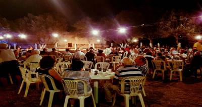 Ξέφρενο γλέντι των Αγίων Αναργύρων στη Δάφνη