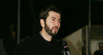 &Kappa;&iota;&beta;&omega;&tau;ό&sigmaf; &tau;&omicron;&upsilon; &Kappa;ό&sigma;&mu;&omicron;&upsilon;: &Sigma;&epsilon; &delta;ί&kappa;&eta; &gamma;&iota;&alpha; &alpha;&sigma;έ&lambda;&gamma;&epsilon;&iota;&alpha; &kappa;&alpha;&tau;ά &delta;ύ&omicron; &alpha;&nu;&eta;&lambda;ί&kappa;&omega;&nu; &pi;&alpha;&rho;&alpha;&pi;έ&mu;&pi;&epsilon;&tau;&alpha;&iota; &omicron; &pi;&alpha;&tau;έ&rho;&alpha;&sigmaf; &Alpha;&nu;&tau;ώ&nu;&iota;&omicron;&sigmaf;