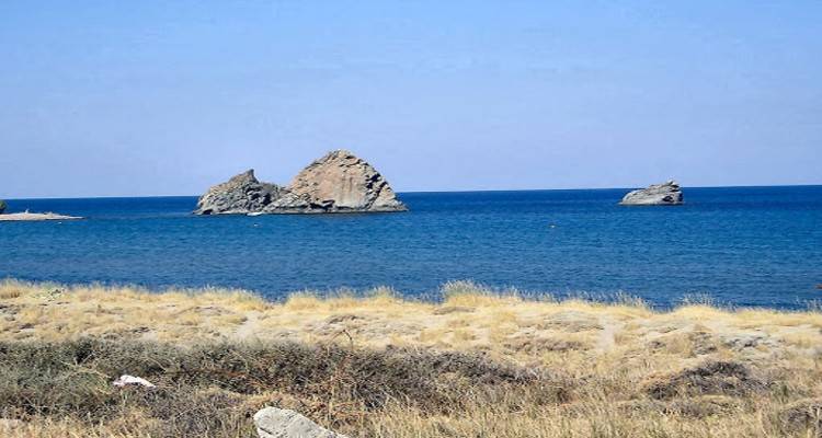 &Lambda;ή&mu;&nu;&omicron;&sigmaf;: &Theta;&alpha;&lambda;ά&sigma;&sigma;&iota;&alpha; &rho;ύ&pi;&alpha;&nu;&sigma;&eta; &sigma;&tau;&eta;&nu; &pi;&alpha;&rho;&alpha;&lambda;ί&alpha; &laquo;&Alpha;&upsilon;&lambda;ώ&nu;&alpha;&raquo;