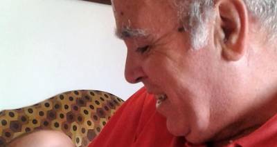 &Omicron; &Kappa;&omicron;&nu;&tau;&iota;ά&sigmaf; &alpha;&pi;&omicron;&chi;&alpha;&iota;&rho;&epsilon;&tau;ά&epsilon;&iota; &tau;&omicron;&nu; &Delta;&eta;&mu;ή&tau;&rho;&eta; &tau;&omicron;&upsilon;!