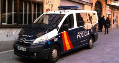 &Iota;&sigma;&pi;&alpha;&nu;ί&alpha;: &Sigma;&kappa;&eta;&nu;&omicron;&theta;έ&tau;&eta;&sigma;&epsilon; &tau;&eta;&nu; &alpha;&pi;&alpha;&gamma;&omega;&gamma;ή &tau;&omicron;&upsilon; &gamma;&iota;&alpha; &nu;&alpha; &alpha;&pi;&omicron;&sigma;&pi;ά&sigma;&epsilon;&iota; &lambda;&epsilon;&phi;&tau;ά &alpha;&pi;ό &tau;&eta;&nu; &mu;&eta;&tau;έ&rho;&alpha; &tau;&omicron;&upsilon;