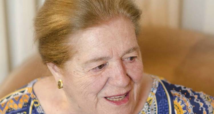 &Phi;&omega;&tau;&omicron;&gamma;&rho;&alpha;&phi;ί&alpha;: Facebook/ &Alpha;&rho;&iota;&sigma;&tau;&epsilon;ί&delta;&eta;&sigmaf; &Tau;&sigma;&omicron;&tau;&rho;&omicron;ύ&delta;&eta;&sigmaf;