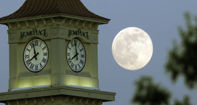 Μετάβαση στην θερινή ώρα | Το μέτρο που επικρίνεται τόσο έντονα και ταλανίζει την Ευρώπη