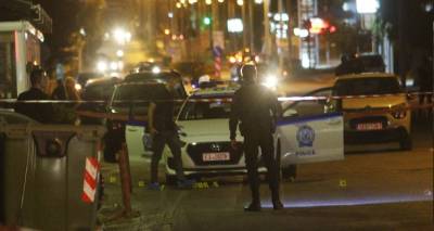 &Tau;&rho;&epsilon;&iota;&sigmaf; &omicron;&iota; &nu;&epsilon;&kappa;&rho;&omicron;ί &alpha;&pi;ό &tau;&omicron;&upsilon;&sigmaf; &pi;&upsilon;&rho;&omicron;&beta;&omicron;&lambda;&iota;&sigma;&mu;&omicron;ύ&sigmaf; &sigma;&tau;&alpha; &Pi;&alpha;&tau;ή&sigma;&iota;&alpha;: &Pi;ώ&sigmaf; έ&gamma;&iota;&nu;&epsilon; &eta; &sigma;&upsilon;&mu;&pi;&lambda;&omicron;&kappa;ή | &Tau;&omicron; &phi;&omicron;&nu;&iota;&kappa;ό &rho;&alpha;&nu;&tau;&epsilon;&beta;&omicron;ύ