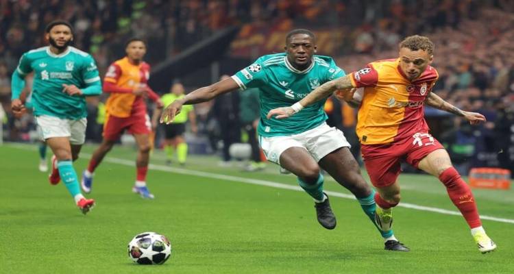 &Lambda;ί&beta;&epsilon;&rho;&pi;&omicron;&upsilon;&lambda; - &Gamma;&alpha;&lambda;&alpha;&tau;ά&sigma;&alpha;&rho;&alpha;ϊ: Combo &delta;&iota;&pi;&lambda;&alpha;&sigma;&iota;&alpha;&sigma;&mu;&omicron;ύ &sigma;&tau;&omicron; &laquo;Anfield&raquo;