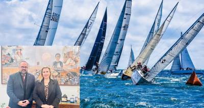 &Mu;. &Kappa;&omicron;&upsilon;&tau;&omicron;&upsilon;&lambda;ά&kappa;&eta;&sigmaf;: &Sigma;&tau;&iota;&sigmaf; 25 &Alpha;&upsilon;&gamma;&omicron;ύ&sigma;&tau;&omicron;&upsilon; &alpha;&nu;&omicron;ί&gamma;&epsilon;&iota; &pi;&alpha;&nu;&iota;ά &eta; Reggata &mu;&epsilon; &alpha;&phi;&epsilon;&tau;&eta;&rho;ί&alpha; &tau;&eta; &Lambda;ή&mu;&nu;&omicron;