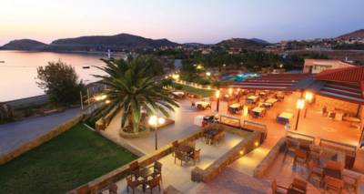 &laquo;&Pi;&rho;ά&sigma;&iota;&nu;&eta;&raquo; &epsilon;&pi;&iota;&beta;&rho;ά&beta;&epsilon;&upsilon;&sigma;&eta; &gamma;&iota;&alpha; &tau;&omicron; &xi;&epsilon;&nu;&omicron;&delta;&omicron;&chi;&epsilon;ί&omicron; Lemnos Village