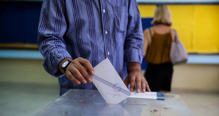 &Alpha;&nu;&epsilon;&beta;&alpha;ί&nu;&epsilon;&iota; &sigma;&tau;&iota;&sigmaf; &delta;&eta;&mu;&omicron;&sigma;&kappa;&omicron;&pi;ή&sigma;&epsilon;&iota;&sigmaf; &eta; &Nu;&Delta; -&Epsilon;&nu;&iota;&sigma;&chi;ύ&epsilon;&tau;&alpha;&iota; &tau;&omicron; &alpha;ί&tau;&eta;&mu;&alpha; &tau;&eta;&sigmaf; &alpha;&upsilon;&tau;&omicron;&delta;&upsilon;&nu;&alpha;&mu;ί&alpha;&sigmaf;, &lambda;έ&nu;&epsilon; &sigma;&tau;&eta;&nu; &kappa;&upsilon;&beta;έ&rho;&nu;&eta;&sigma;&eta;