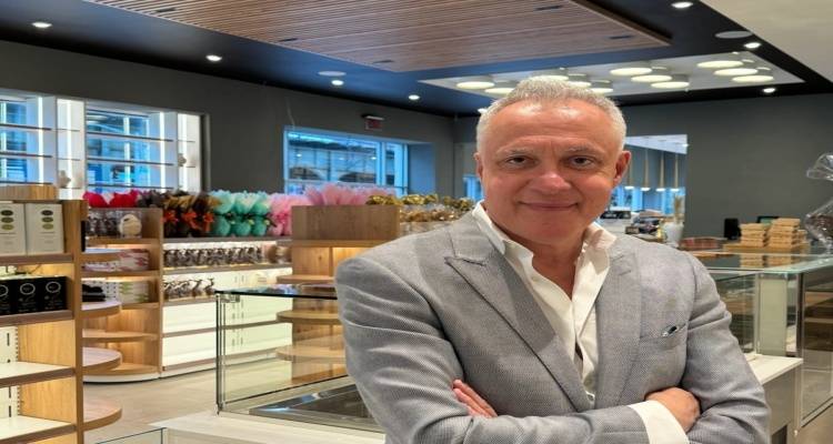 Ο Ελληνας πίσω από το νέο super market Athena στη Νέα Υόρκη