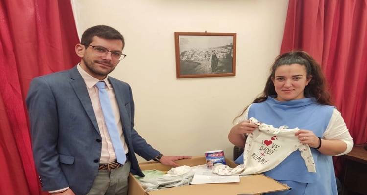 Ά&gamma;. &Epsilon;&upsilon;&sigma;&tau;&rho;ά&tau;&iota;&omicron;&sigmaf;: &Beta;&rho;&epsilon;&phi;&iota;&kappa;ό &pi;&alpha;&kappa;έ&tau;&omicron; &alpha;&pi;ό &tau;&eta;&nu; "&Alpha;&Pi;&Omicron;&Sigma;&Tau;&Omicron;&Lambda;H" &kappa;&alpha;&iota; &tau;&eta;&nu; &tau;&rho;ά&pi;&epsilon;&zeta;&alpha; EUROBAN&Kappa; &gamma;&iota;&alpha; &nu;&epsilon;&omicron;&gamma;έ&nu;&nu;&eta;&tau;&omicron;