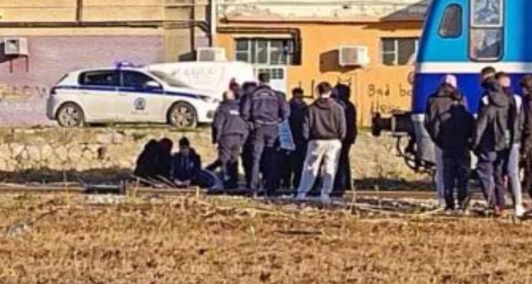 &Mu;&alpha;&theta;&eta;&tau;ή&sigmaf; &tau;&rho;&alpha;&upsilon;&mu;&alpha;&tau;ί&sigma;&tau;&eta;&kappa;&epsilon; &alpha;&pi;ό &delta;&iota;&epsilon;&rho;&chi;ό&mu;&epsilon;&nu;&omicron; &tau;&rho;έ&nu;&omicron; &sigma;&tau;&eta;&nu; &Alpha;&lambda;&epsilon;&xi;ά&nu;&delta;&rho;&epsilon;&iota;&alpha; &Eta;&mu;&alpha;&theta;ί&alpha;&sigmaf;