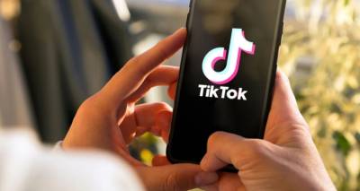 &Gamma;&upsilon;&nu;&alpha;ί&kappa;&alpha; &psi;ά&rho;&epsilon;&upsilon;&epsilon; ά&nu;&tau;&rho;&epsilon;&sigmaf; &sigma;&tau;&omicron; TikTok, &tau;&omicron;&upsilon;&sigmaf; έ&kappa;&lambda;&epsilon;&iota;&nu;&epsilon; &rho;&alpha;&nu;&tau;&epsilon;&beta;&omicron;ύ &sigma;&epsilon; &delta;&iota;&alpha;&mu;έ&rho;&iota;&sigma;&mu;&alpha; &sigma;&tau;&eta;&nu; &Alpha;&theta;ή&nu;&alpha; &kappa;&alpha;&iota; &omicron;&iota; &sigma;&upsilon;&nu;&epsilon;&rho;&gamma;&omicron;ί &tau;&eta;&sigmaf; &tau;&omicron;&upsilon;&sigmaf; &phi;&upsilon;&lambda;ά&kappa;&iota;&zeta;&alpha;&nu; &gamma;&iota;&alpha; &nu;&alpha; &tau;&omicron;&upsilon;&sigmaf; &lambda;&eta;&sigma;&tau;έ&psi;&omicron;&upsilon;&nu;