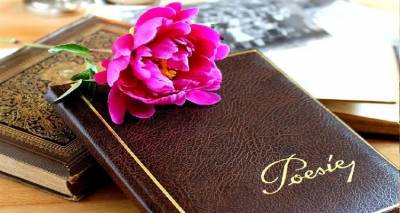 21 Μαρτίου 2022: Παγκόσμια Ημέρα Ποίησης | Πιο απαραίτητη από ποτέ, σε ταραγμένους καιρούς