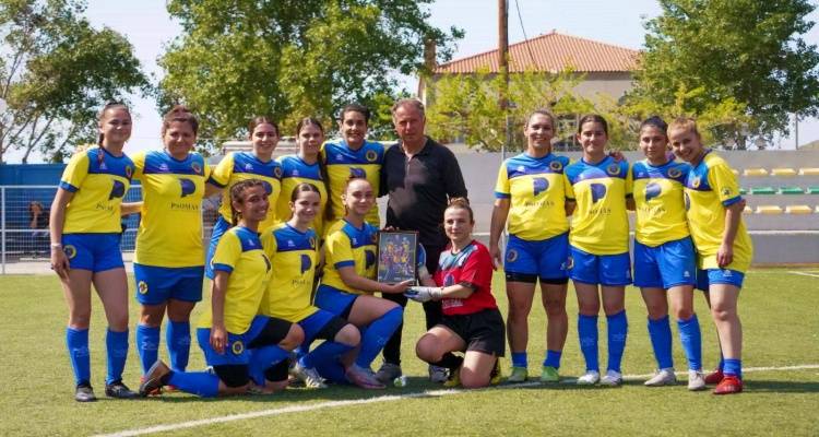 &Delta;&iota;έ&pi;&rho;&epsilon;&psi;&epsilon; &eta; &gamma;&upsilon;&nu;&alpha;&iota;&kappa;&epsilon;ί&alpha; &omicron;&mu;ά&delta;&alpha; &tau;&eta;&sigmaf; &Lambda;ή&mu;&nu;&omicron;&upsilon; | &Nu;ί&kappa;&eta; έ&nu;&alpha;&nu;&tau;&iota; &tau;&omicron;&upsilon; &Omicron;&lambda;&upsilon;&mu;&pi;&iota;&alpha;&kappa;&omicron;ύ &Chi;ί&omicron;&upsilon;