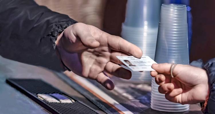 Παπαστεργίου: Τέλος τα ταξίδια με την παλιά ταυτότητα από το επόμενο καλοκαίρι