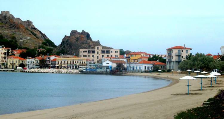 Δημότης Μύρινας κατήγγειλε τις εργασίες αποκατάστασης της παραλίας στη Ν. Μάδυτο