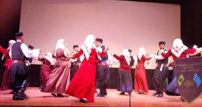 &laquo;&Gamma;&alpha;ί&alpha; &epsilon;&upsilon;ά&mu;&pi;&epsilon;&lambda;&omicron;&sigmaf;, &omicron;ί&nu;&omicron;&sigmaf; &eta;&delta;ύ&pi;&omicron;&tau;&omicron;&sigmaf;&raquo; | &Omicron; &Mu;&Epsilon;&Sigma; &laquo;&Omicron; &Alpha;&Gamma;&Iota;&Omicron;&Sigma; &Delta;&Eta;&Mu;&Eta;&Tau;&Rho;&Iota;&Omicron;&Sigma;&raquo; &pi;&alpha;&rho;&omicron;&upsilon;&sigma;&iota;ά&zeta;&epsilon;&iota; &tau;&eta;&nu; &epsilon;&tau;ή&sigma;&iota;&alpha; &chi;&omicron;&rho;&epsilon;&upsilon;&tau;&iota;&kappa;ή &tau;&omicron;&upsilon; &pi;&alpha;&rho;ά&sigma;&tau;&alpha;&sigma;&eta;