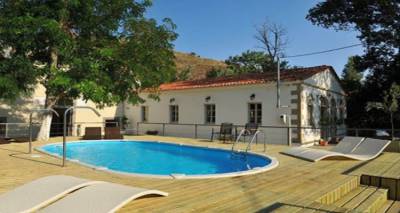 &Mu;&iota;&alpha; &sigma;ύ&nu;&theta;&epsilon;&tau;&eta;  &mu;&omicron;&rho;&phi;ή  &Tau;&omicron;&upsilon;&rho;&iota;&sigma;&mu;&omicron;ύ &hellip;&Theta;&epsilon;&rho;&mu;&alpha;&lambda;&iota;&sigma;&mu;ό&sigmaf;